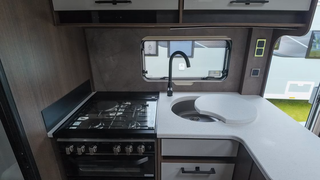 2027 Coachman Laser 855 Xtra