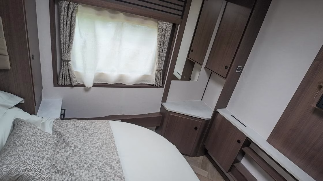 2027 Coachman Laser 855 Xtra