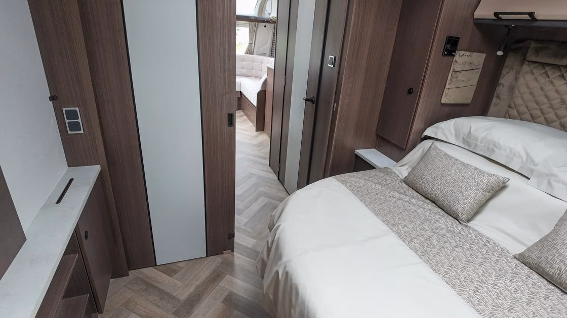 2027 Coachman Laser 855 Xtra