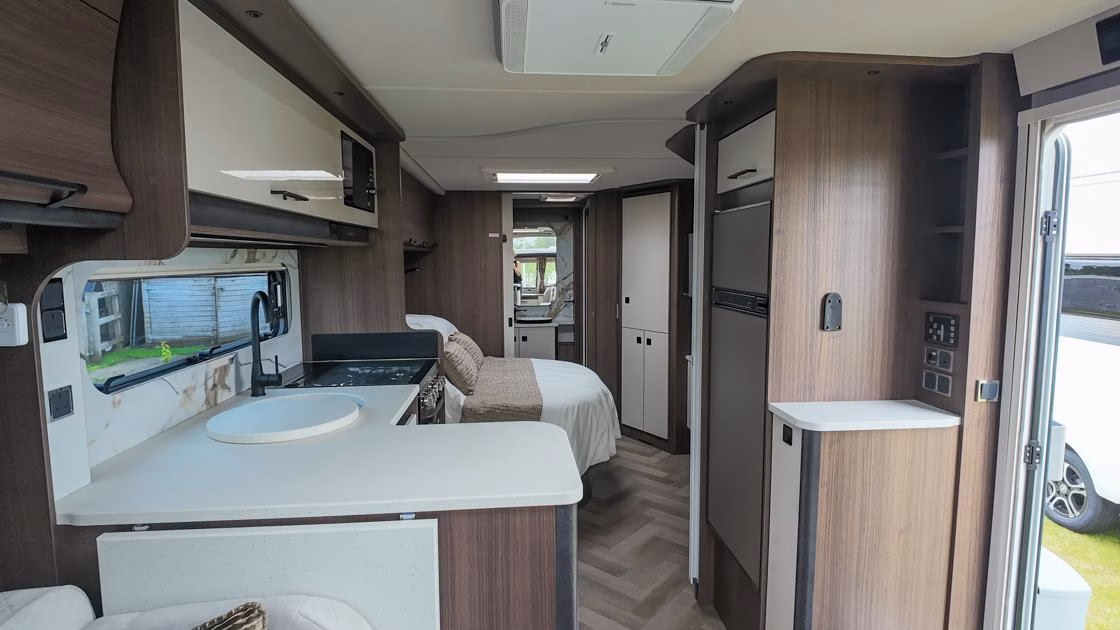 Coachman Lusso III 2027