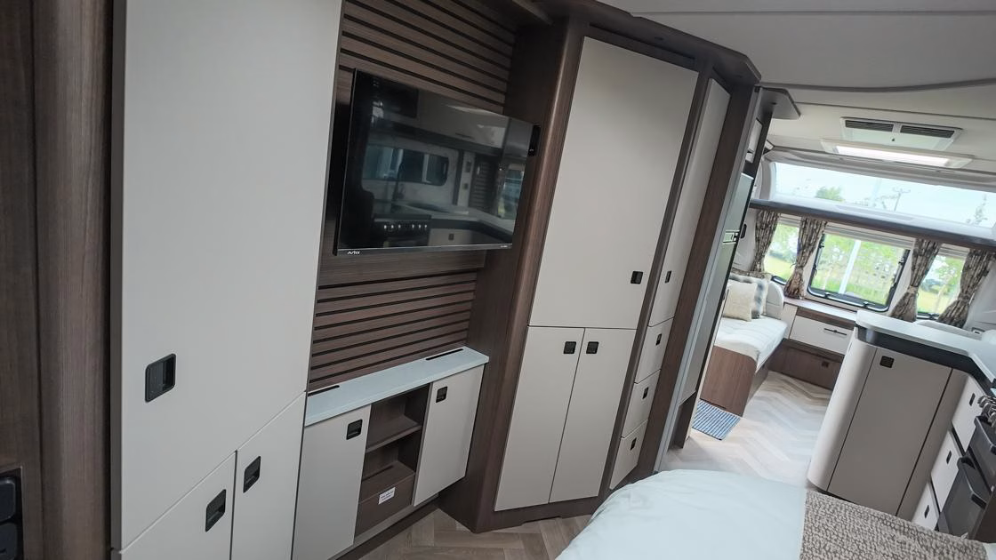 Coachman Lusso III 2027