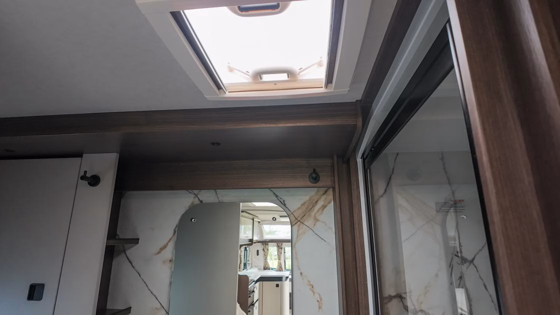 Coachman Lusso III 2027