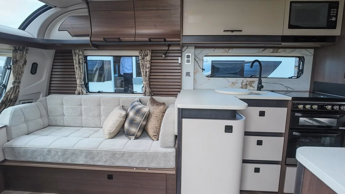 Coachman Lusso III 2027