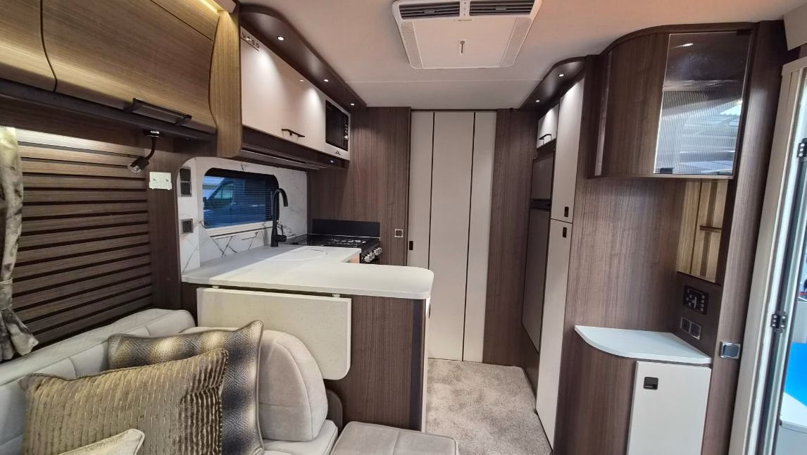 Coachman LUSSO IV 2027