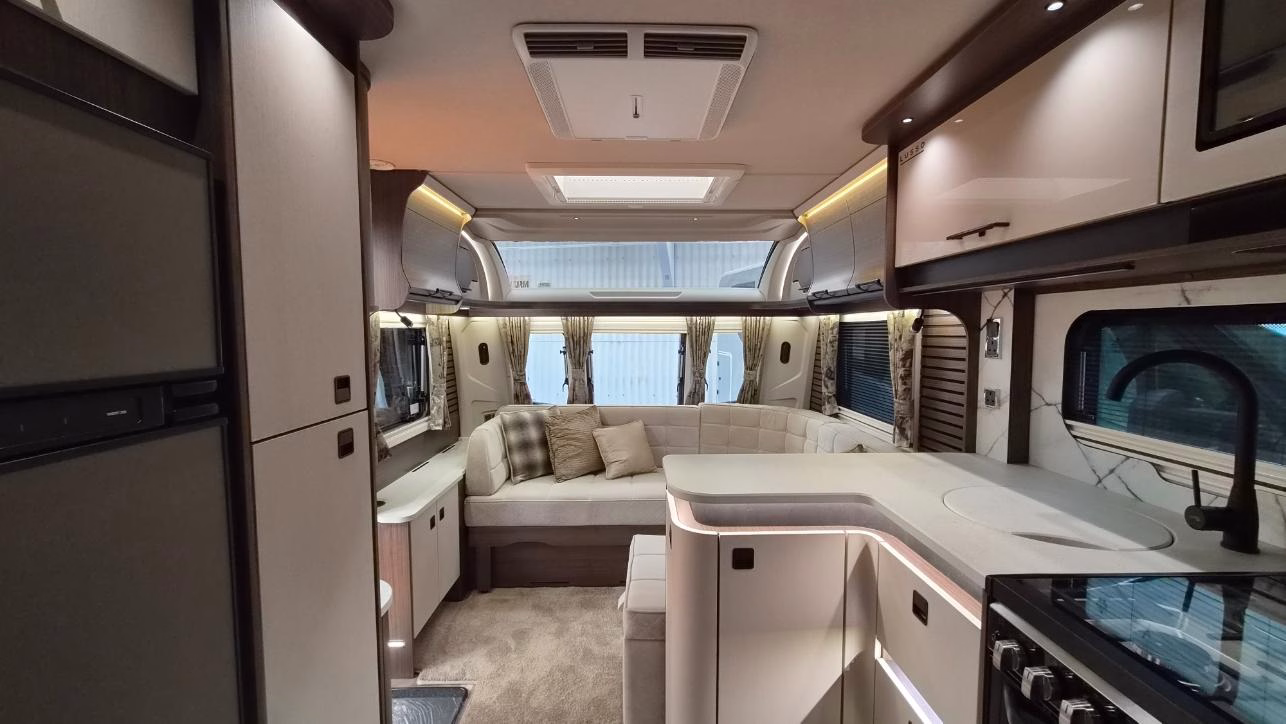 Coachman LUSSO IV 2027