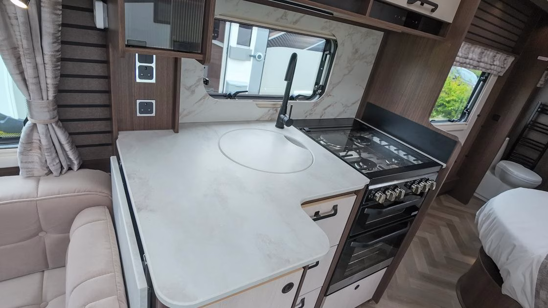 Coachman VIP 575 2027