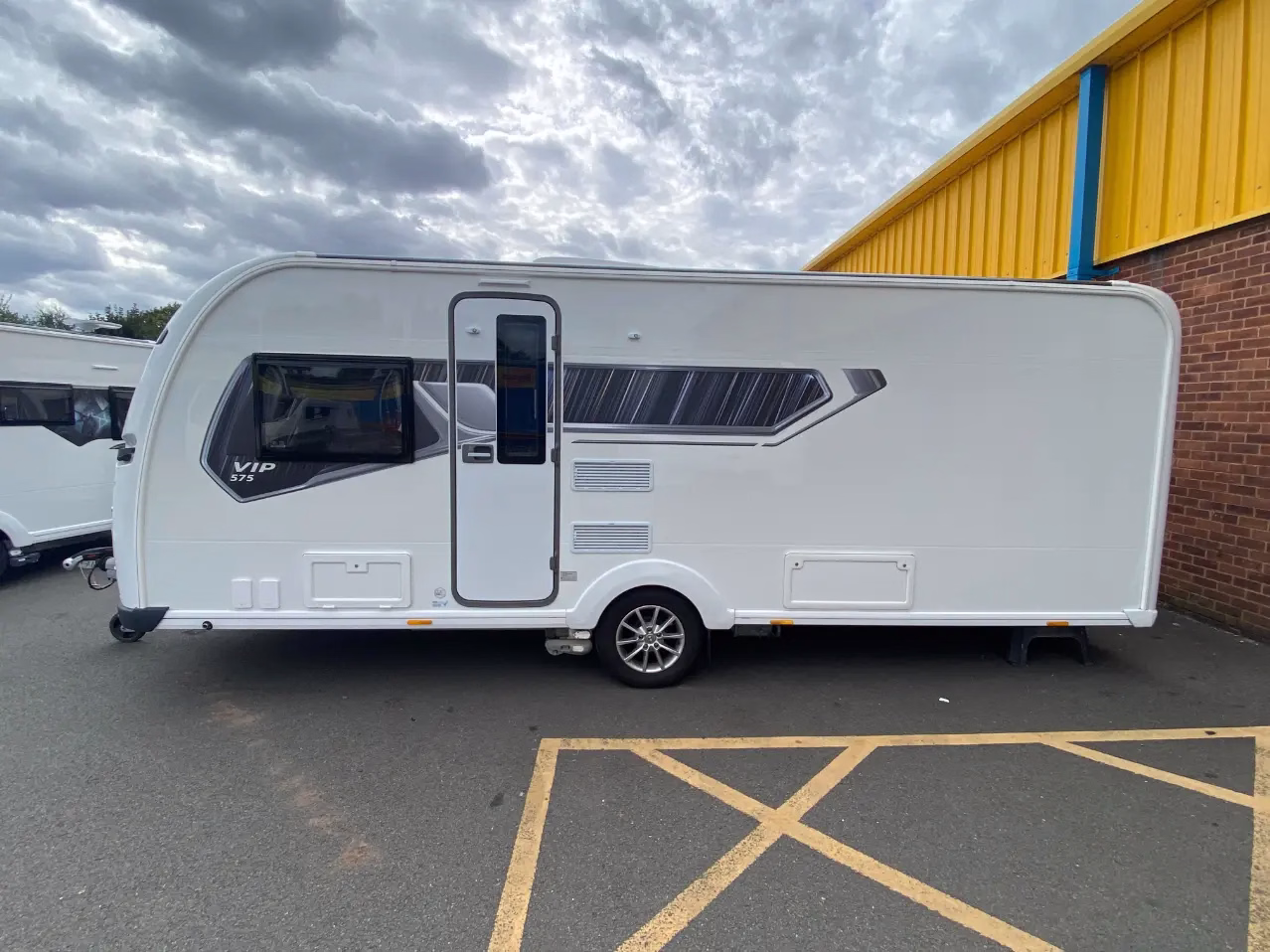2023 Coachman VIP 575