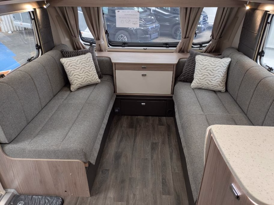 Swift Conqueror 645 Grande 2027