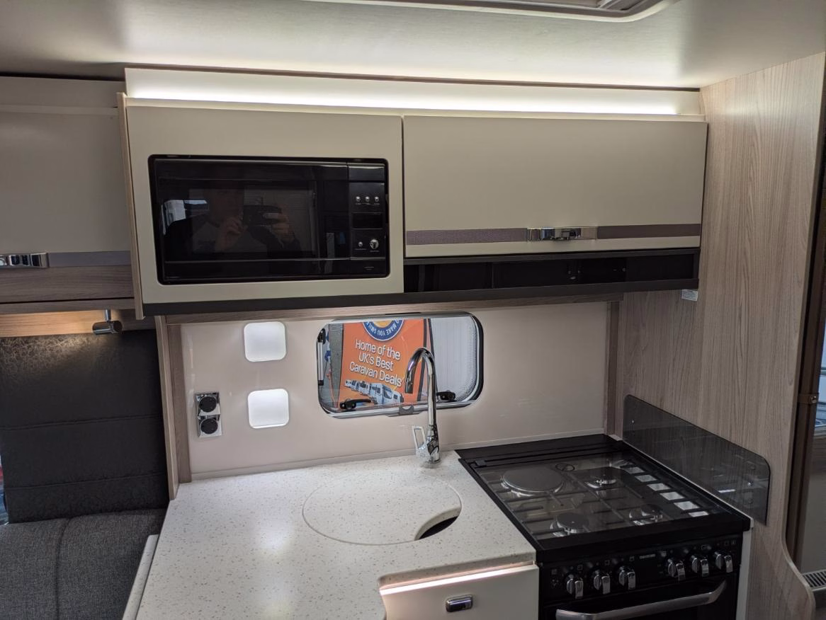 Swift Conqueror 645 Grande 2027