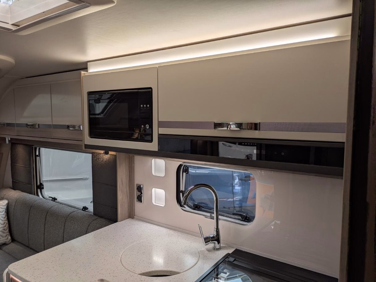 Swift Conqueror 645 Grande 2027