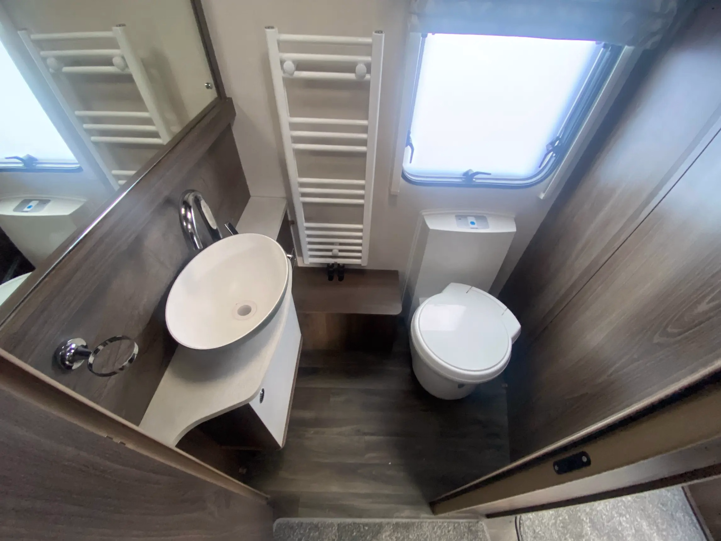 2025 Coachman Laser 845 Xtra