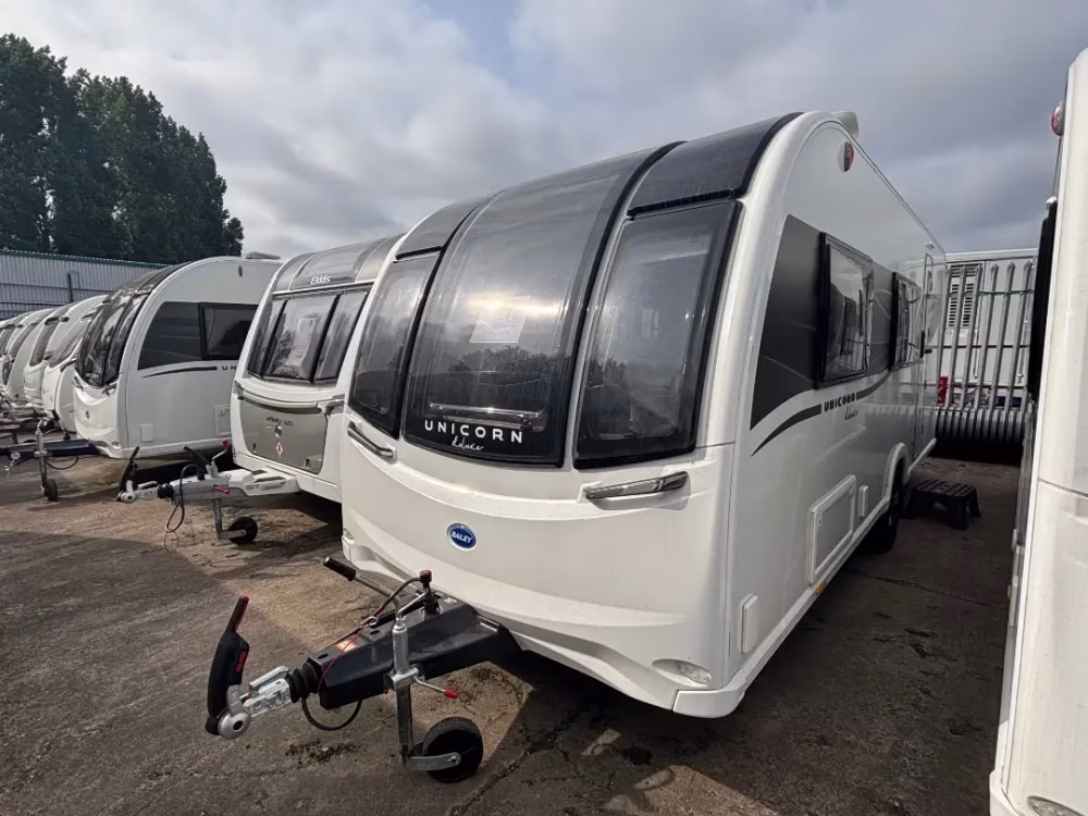 2025 Bailey Unicorn Deluxe Madrid front
