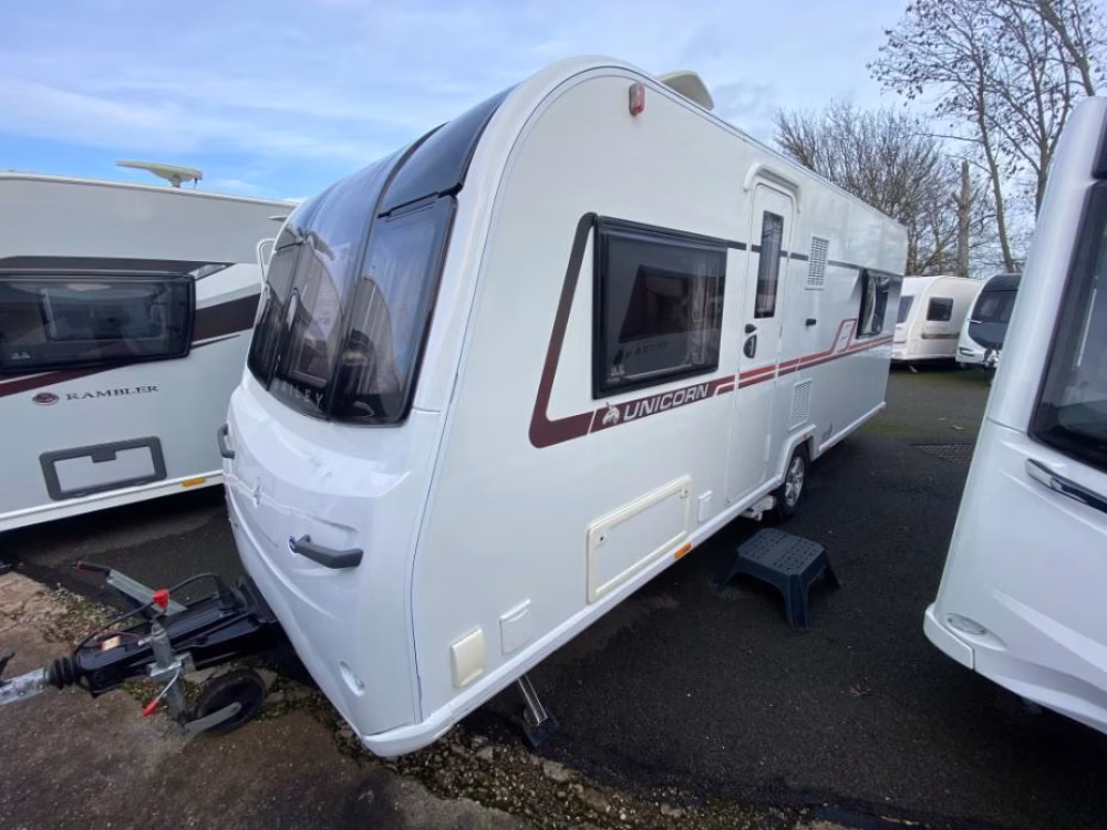 Bailey Unicorn Cabrera 2018