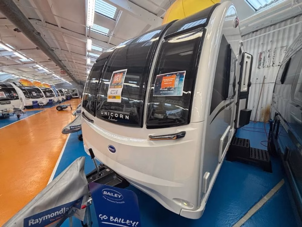 Bailey Unicorn Deluxe Cabrera 2026